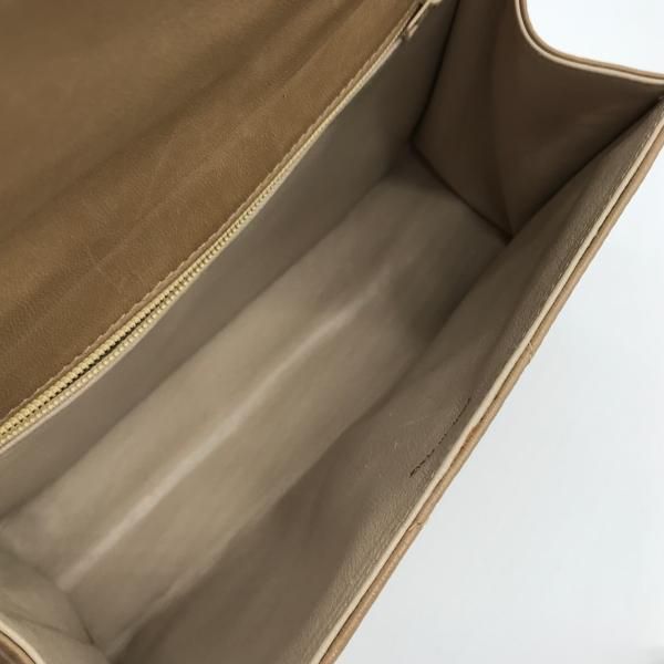 Chanel Quilted Chain Hand Bag Beige — view 7