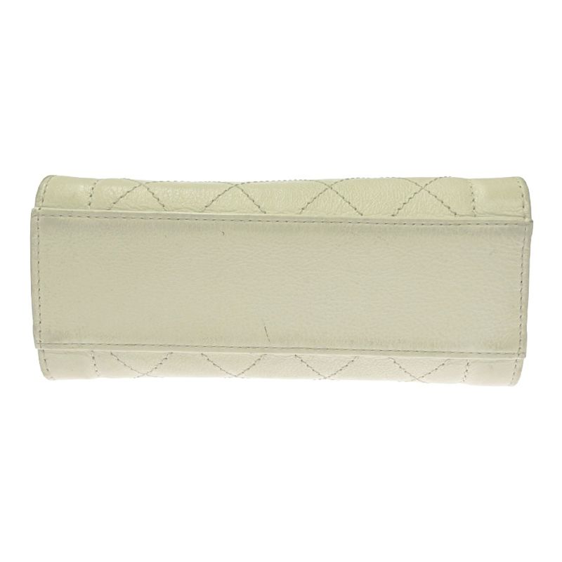 Chanel Quilted Leather Click Label Shoulder Bag White — view 6