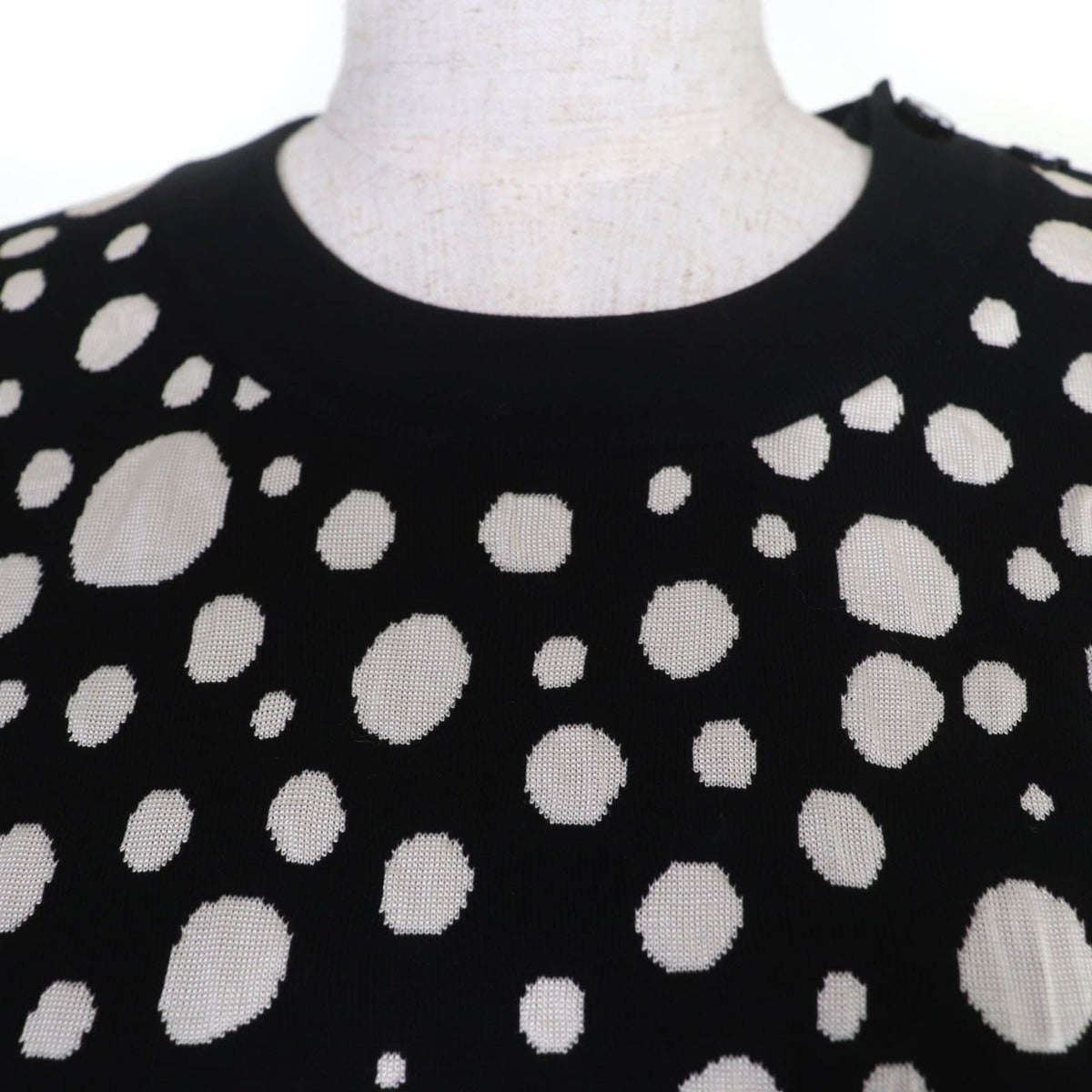 Louis Vuitton Yayoi Kusama Cotton Silk Infinity — view 4