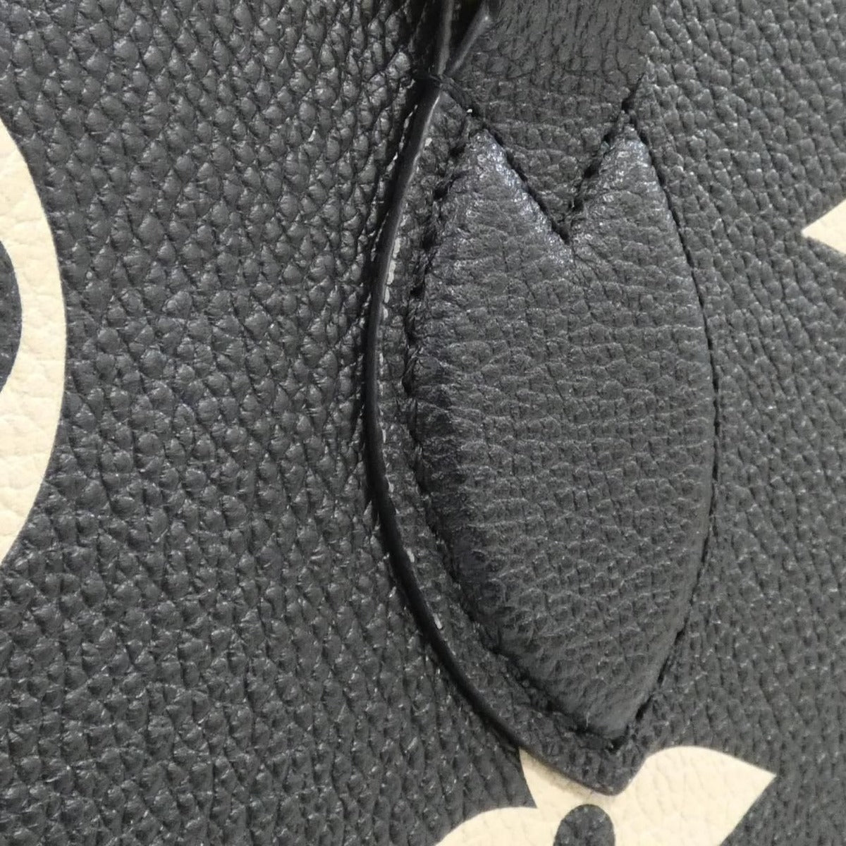 Louis Vuitton Bicolor Monogram Empreinte On The Go MM Bag — view 6
