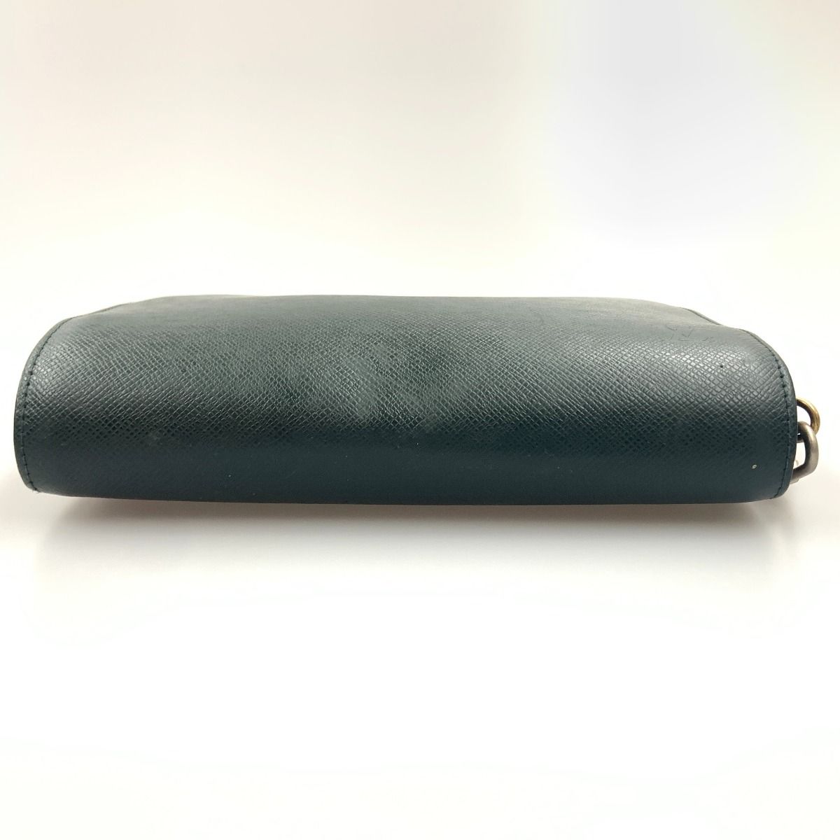 Louis Vuitton Taiga Baikal Clutch Bag Green — view 3