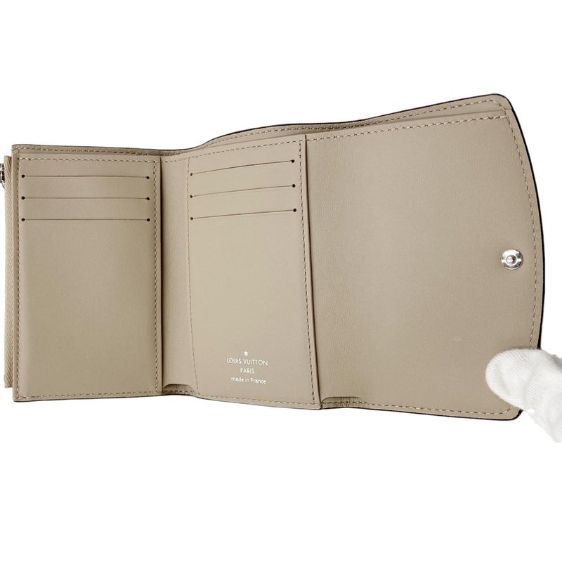 Louis Vuitton Mahina Trifold Wallet Portefeuille Victorine — view 7