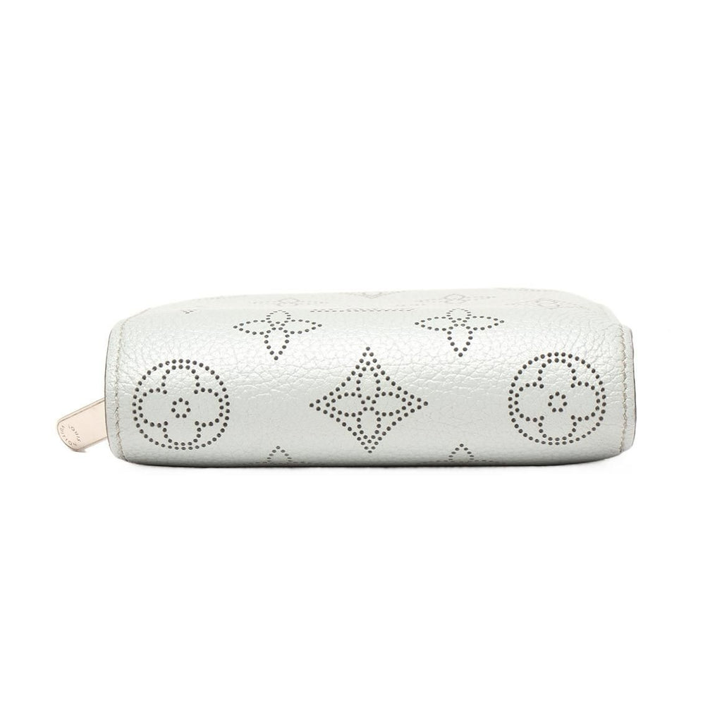 Louis Vuitton Bifold Wallet Portefeuille Ku Mahina — view 4