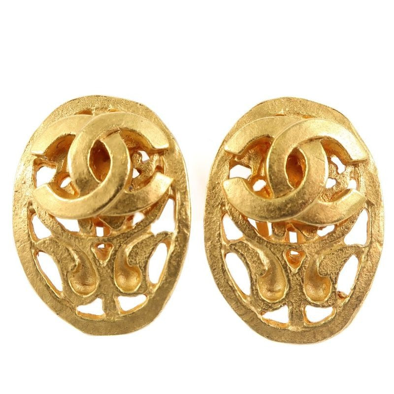Chanel Oval Vintage Gold Plated 95 a 9.47 g Earrings — view 2