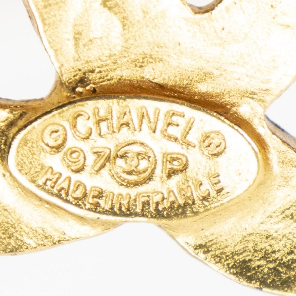 Chanel Cc Heart Cross Brooch Pin Gold Plated — view 3