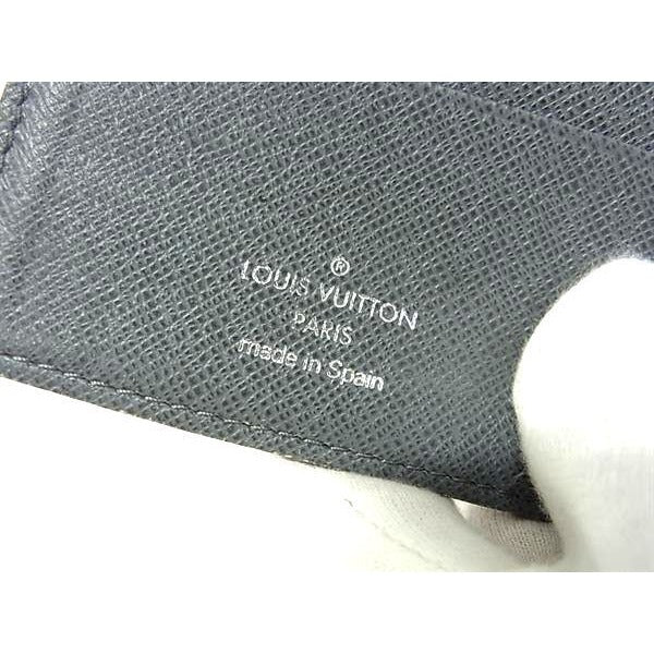 Louis Vuitton Passport Case Couverture Glacier Taiga — view 5
