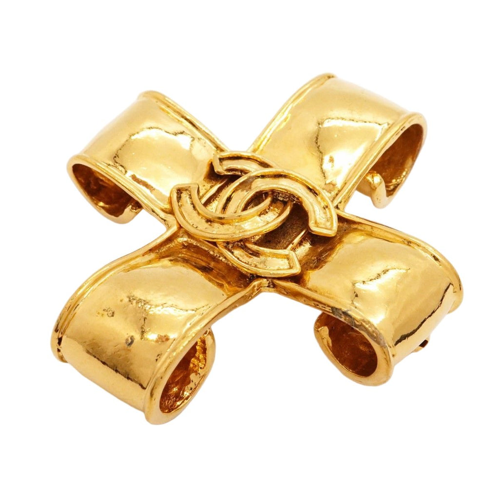 Chanel Brooch Vintage CC Logo Gold Plated — view 2