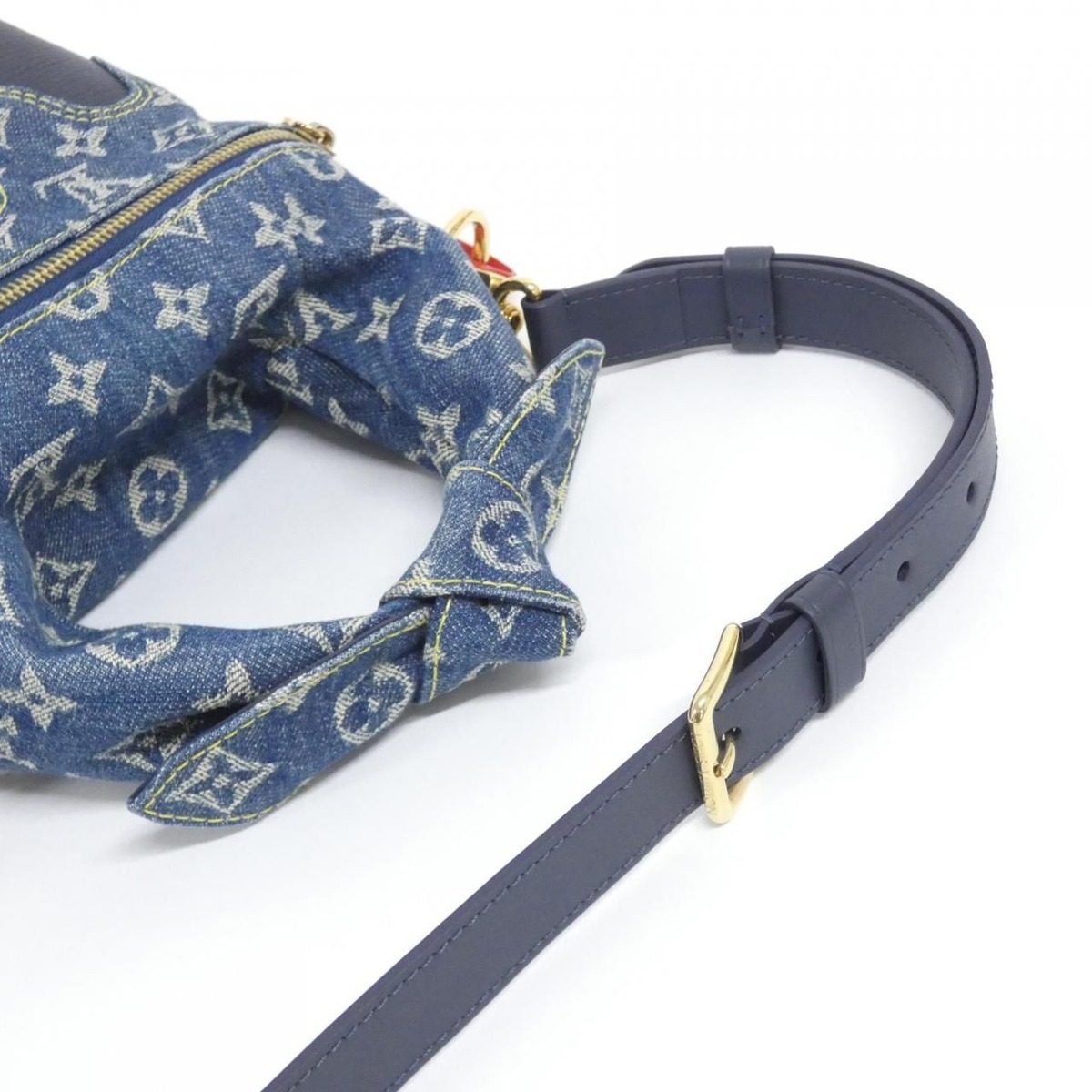 Louis Vuitton Monogram Drip Japanese Shoulder Bag — view 6
