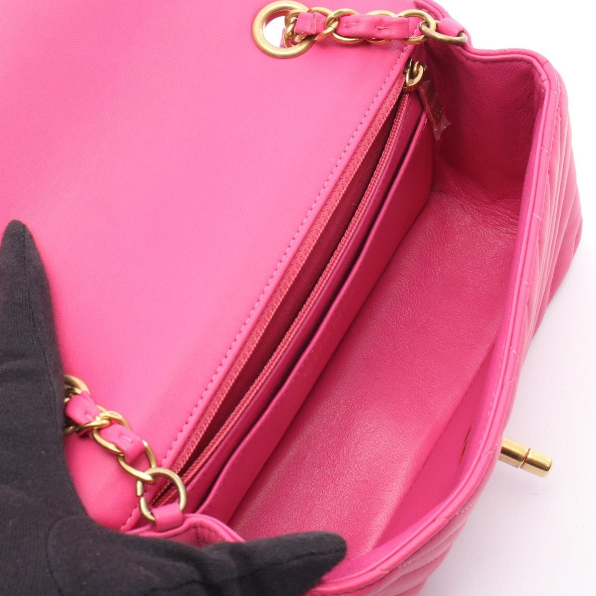 Chanel Shoulder Bag Chevron Stitch Mini 20 Fu Chien Pink Leather Chain — view 3