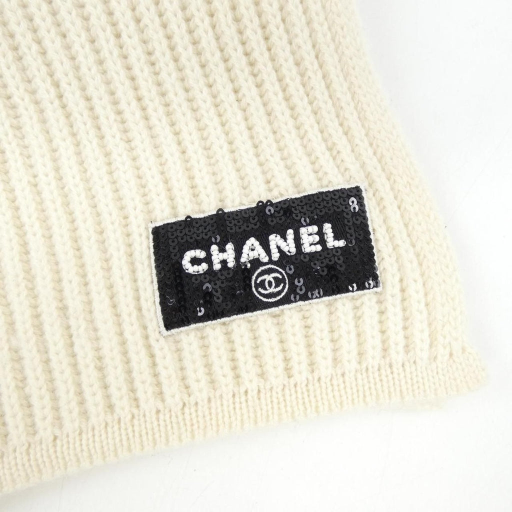 Chanel Code Scarf Cashmere White — view 2