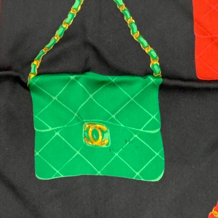 Chanel CC Logo Quilted Vintage Bag Pattern Large Scarf Silk 100% Red Black — view 8
