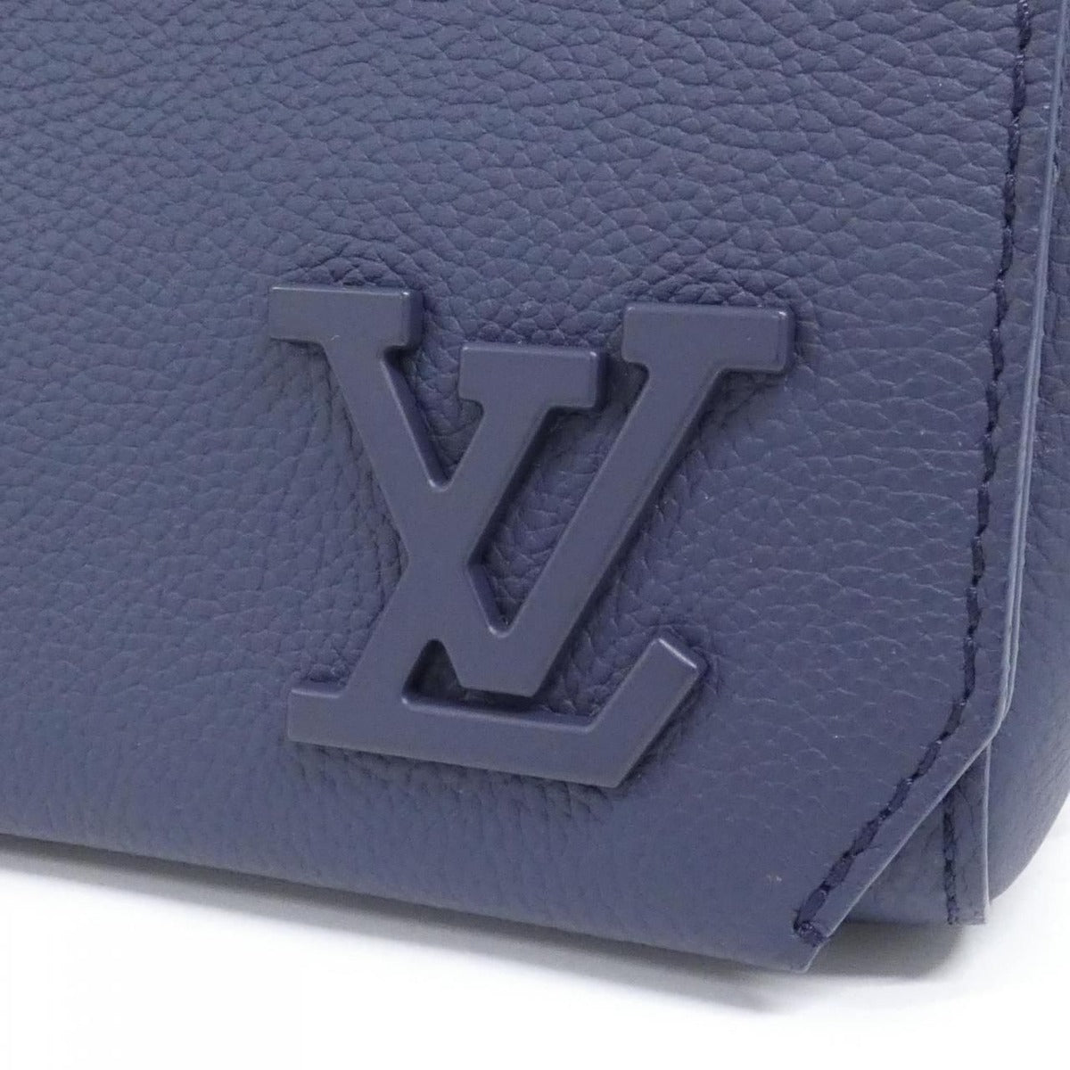 Louis Vuitton LV Aerogram Takeoff Shoulder Bag — view 5