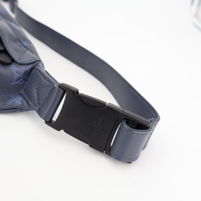 Louis Vuitton Bag Monogram Shadow Discovery Bum PM — view 4
