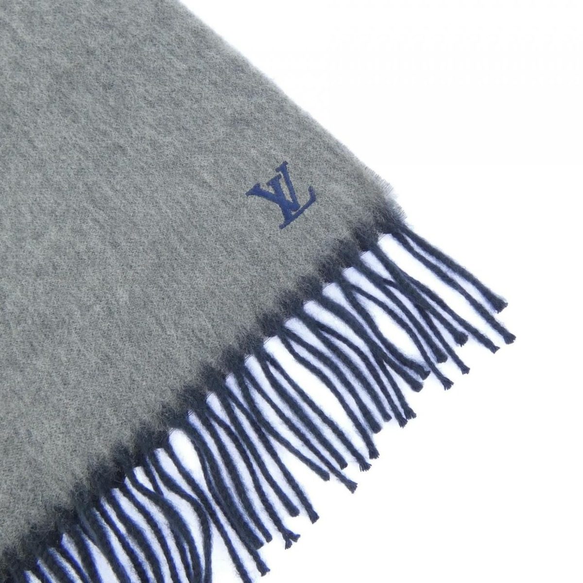 Louis Vuitton Scarf Gray — view 2
