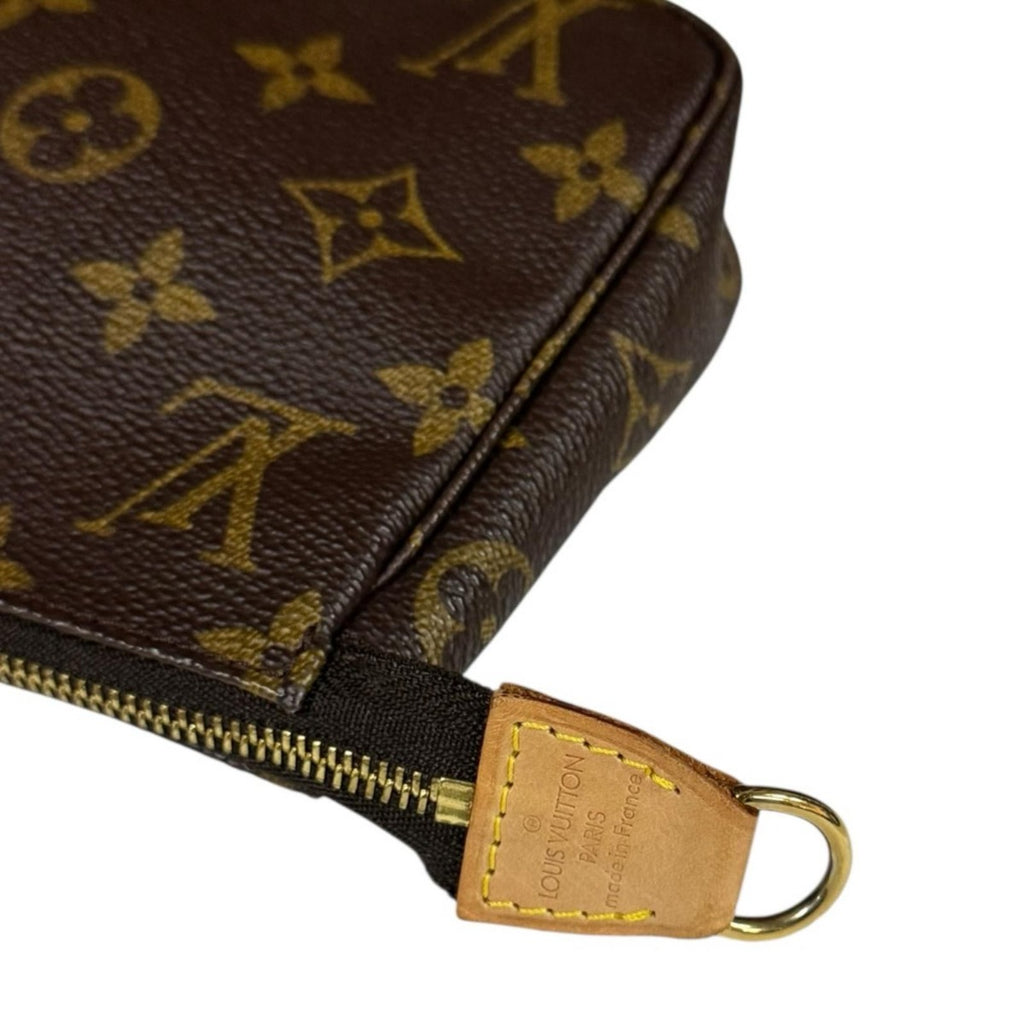 Louis Vuitton Pochette Monogram Handbag Canvas Brown — view 7