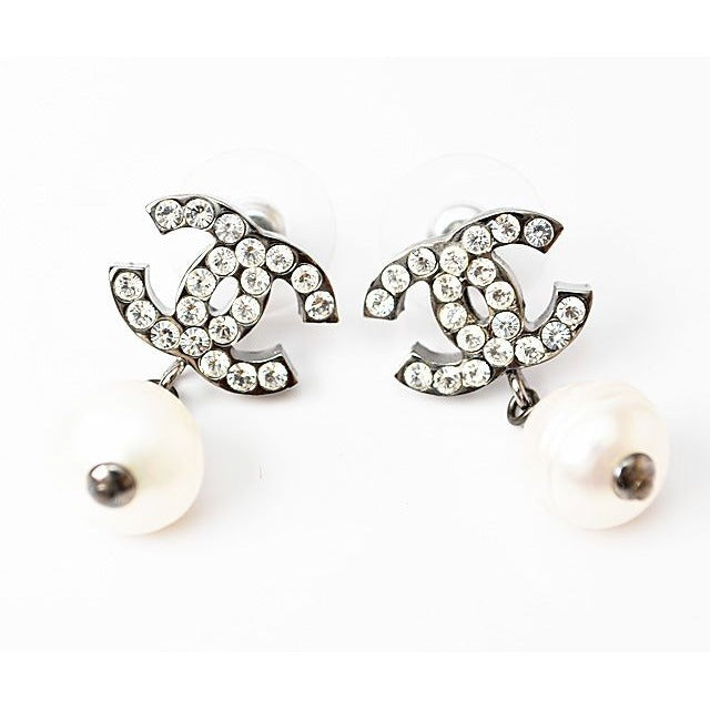 Chanel CC Motif Coco Mark Swing Pearl Silver White