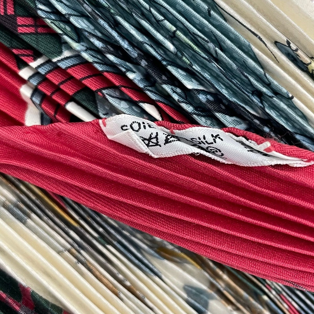 Hermes Scarf Pleats Silk Carre 90 Lhiver en Poste Winter Mail Red — view 5