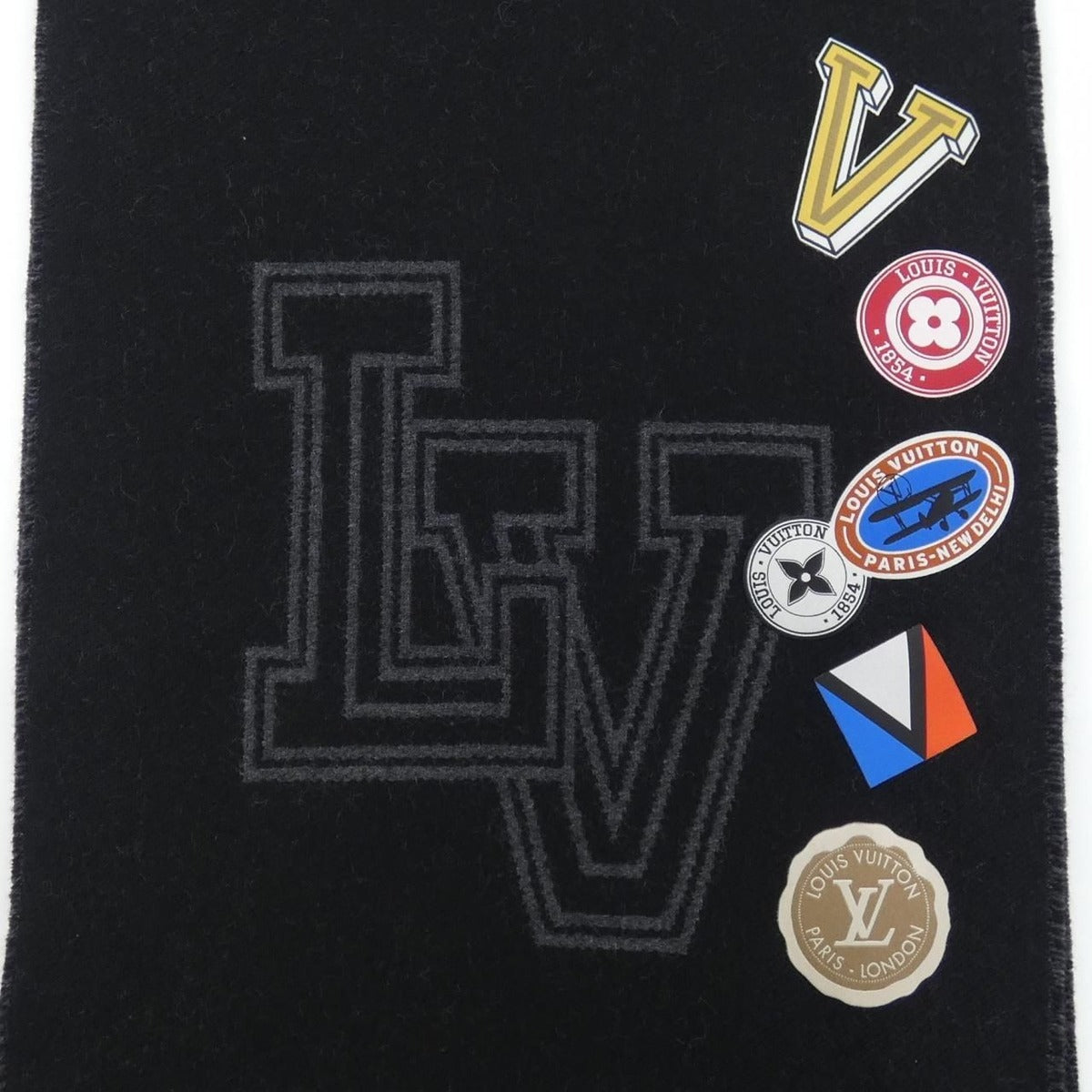 Louis Vuitton Echarpe Carre LV League Scarf — view 4
