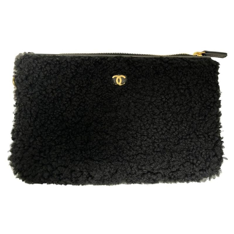 Chanel 22 Small Handbag Chain Bag Shearling Aged Lambskin Black Gold Hardware — view 8