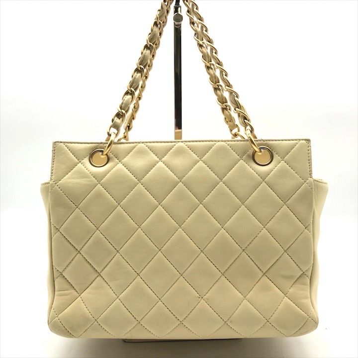 Chanel CC Logo Quilted Chain Tote Hand Ivory — view 2