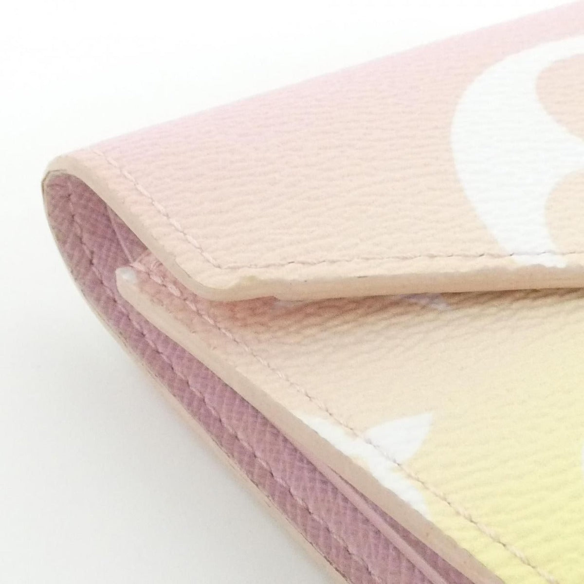 Louis Vuitton Via the Pool Portefeuille Victorine Wallet Rose Claire — view 4