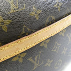 Louis Vuitton Monogram Reporter 28 cm Shoulder Bag — view 4