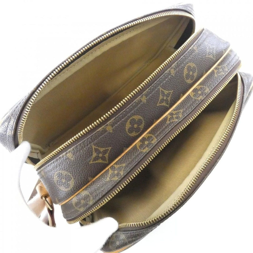 Louis Vuitton Monogram Reporter 28 cm Shoulder Bag — view 8