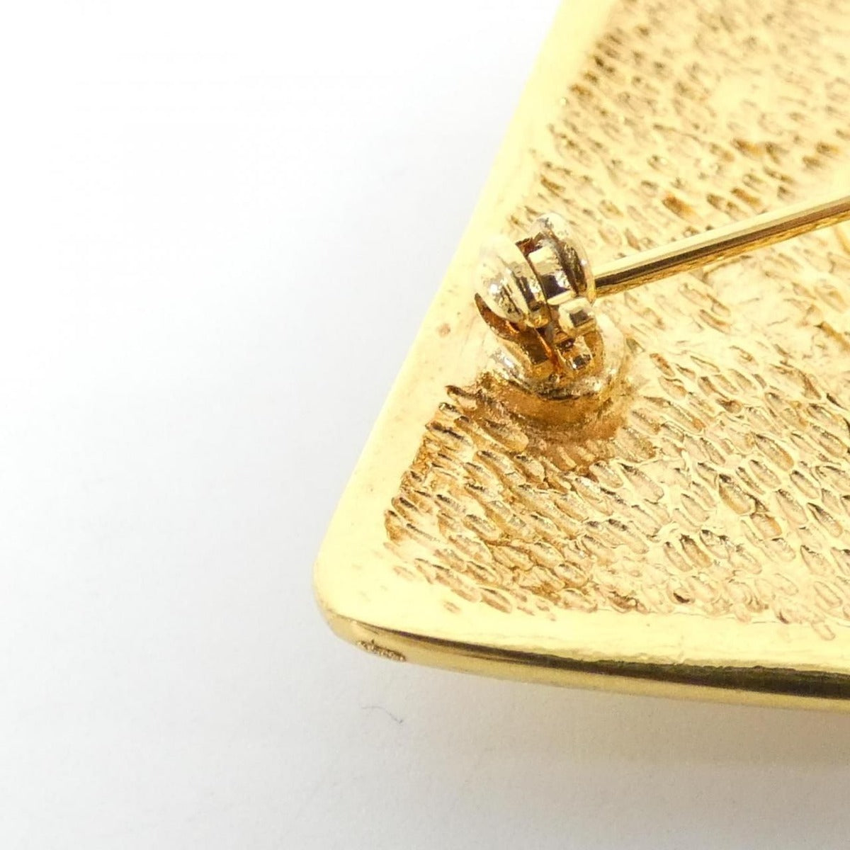 Chanel Vintage Brooch Gold — view 6