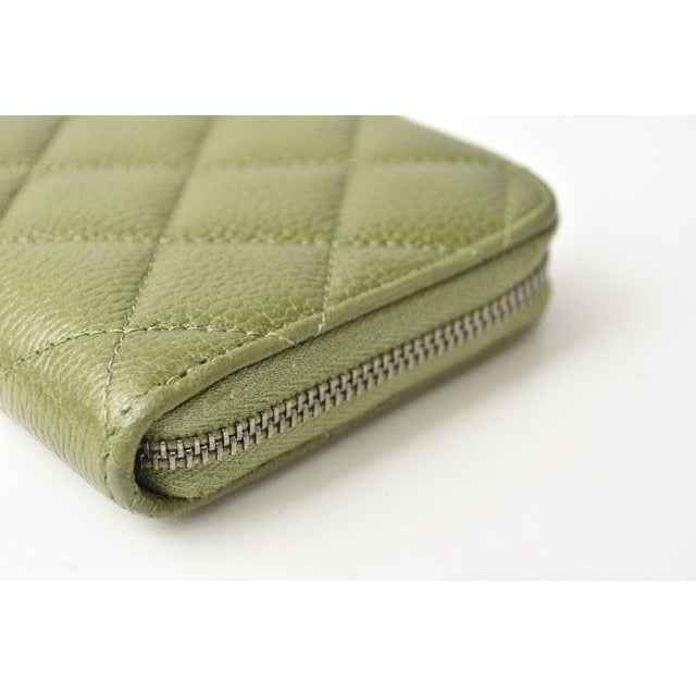 Chanel Wallet Medium Quilted Caviar Leather Moss Green — view 5