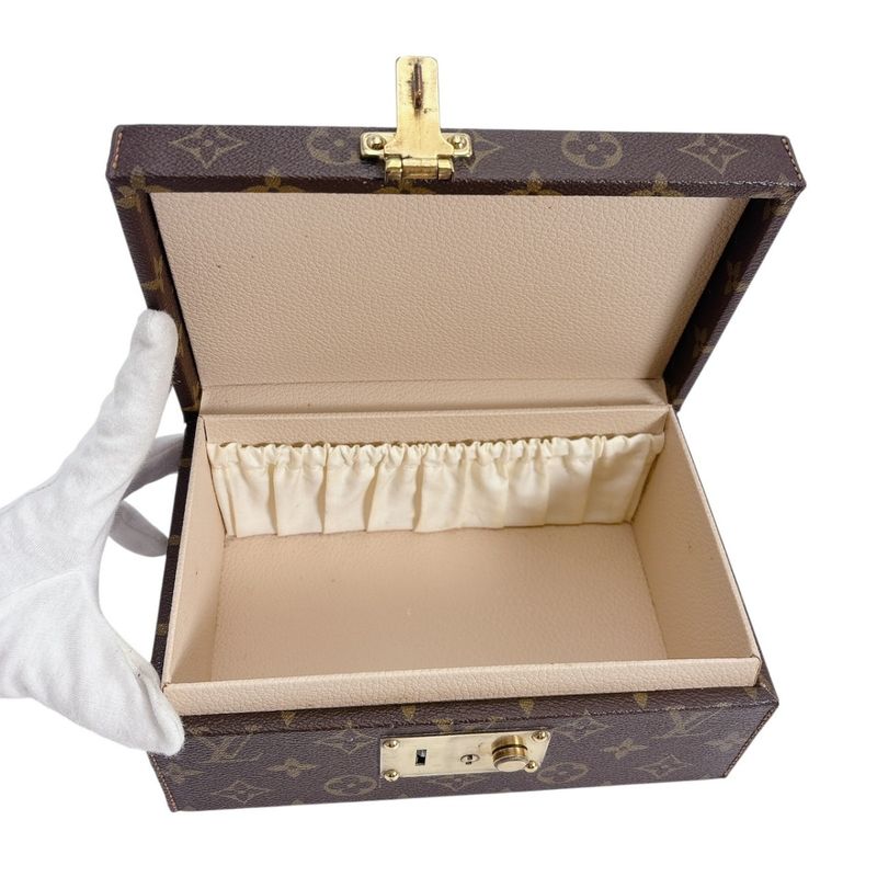 Louis Vuitton Vintage Mini Trunk Boite A Tout — view 9