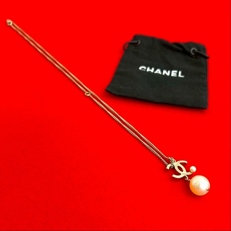 Chanel GP Faux Pearl Necklace Pendant — view 2
