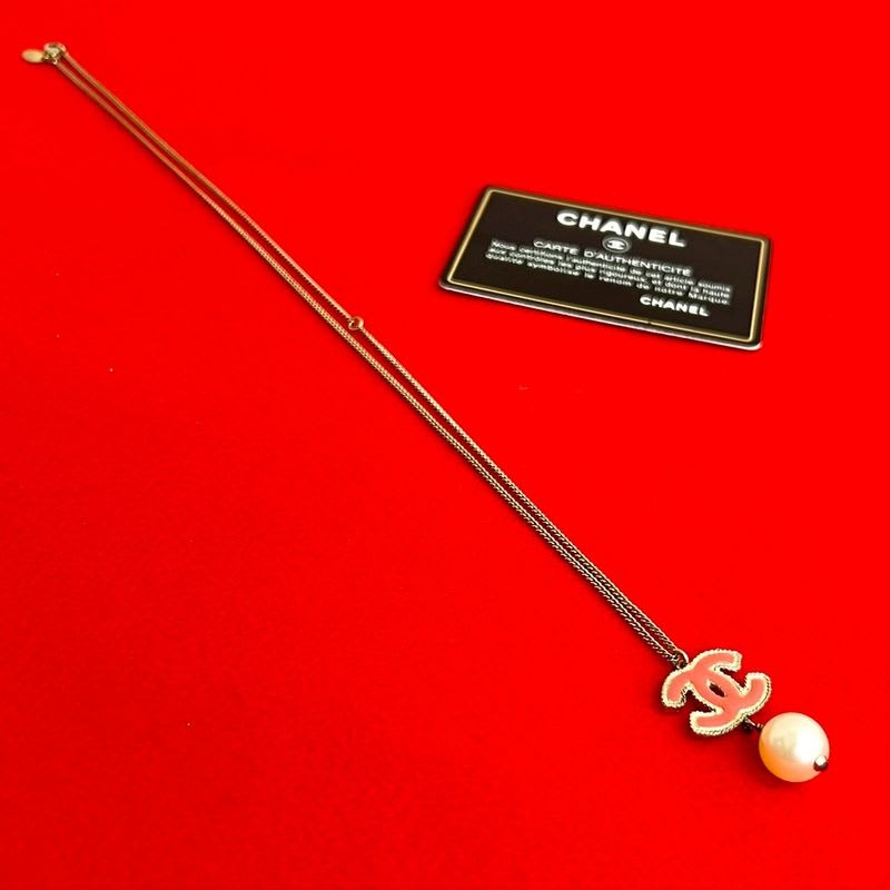 Chanel Coco Mark Swing Pearl GP Faux Necklace Pendant Gold 13S — view 2