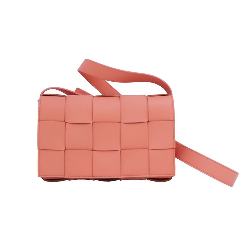 Bottega Veneta Cassette Shoulder Bag Maxi Intrecciato Pink — view 2