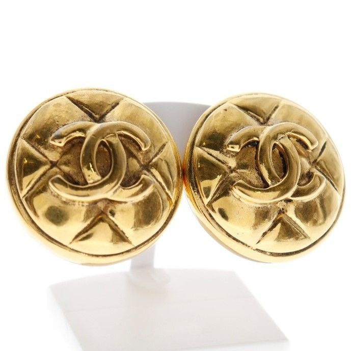 Chanel Coco Mark Quilted Vintage Gold Plated 18.0 g Earrings — view 2