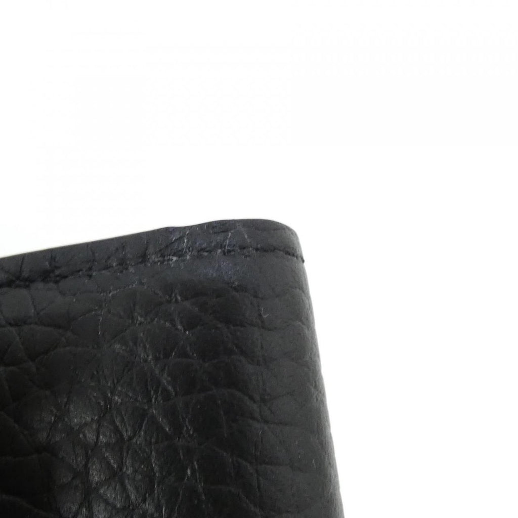 Louis Vuitton Taurillon Portefeuille Capucines Compact Wallet — view 3