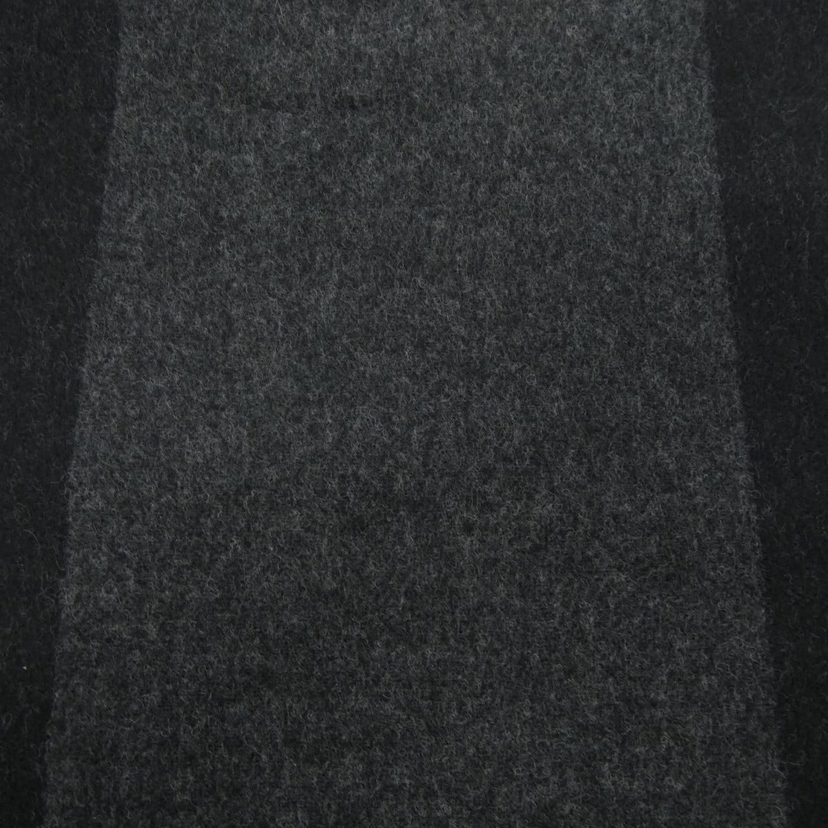 Louis Vuitton Cardiff Scarf Cashmere Black — view 4