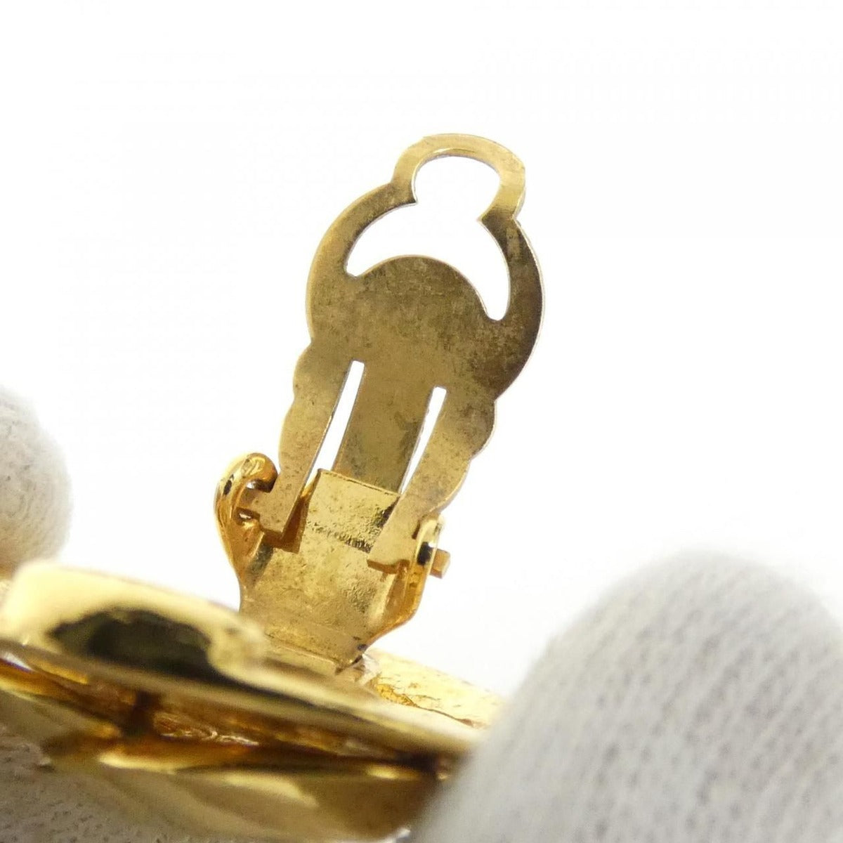 Chanel Vintage Earrings Gold — view 8