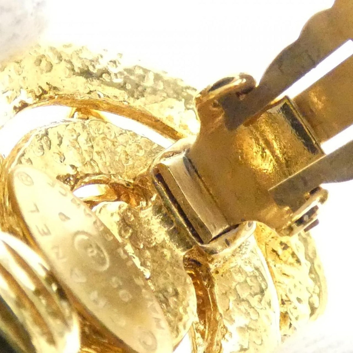 Chanel Vintage Earrings Gold — view 9