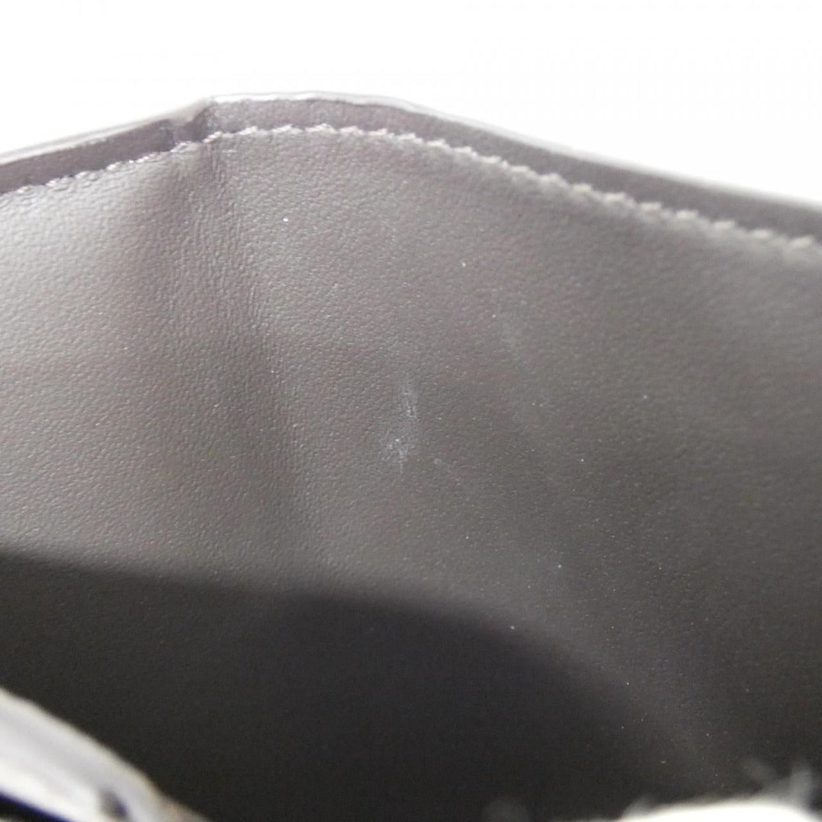 Louis Vuitton Portefeuille Capucines Compact Wallet Galet — view 8