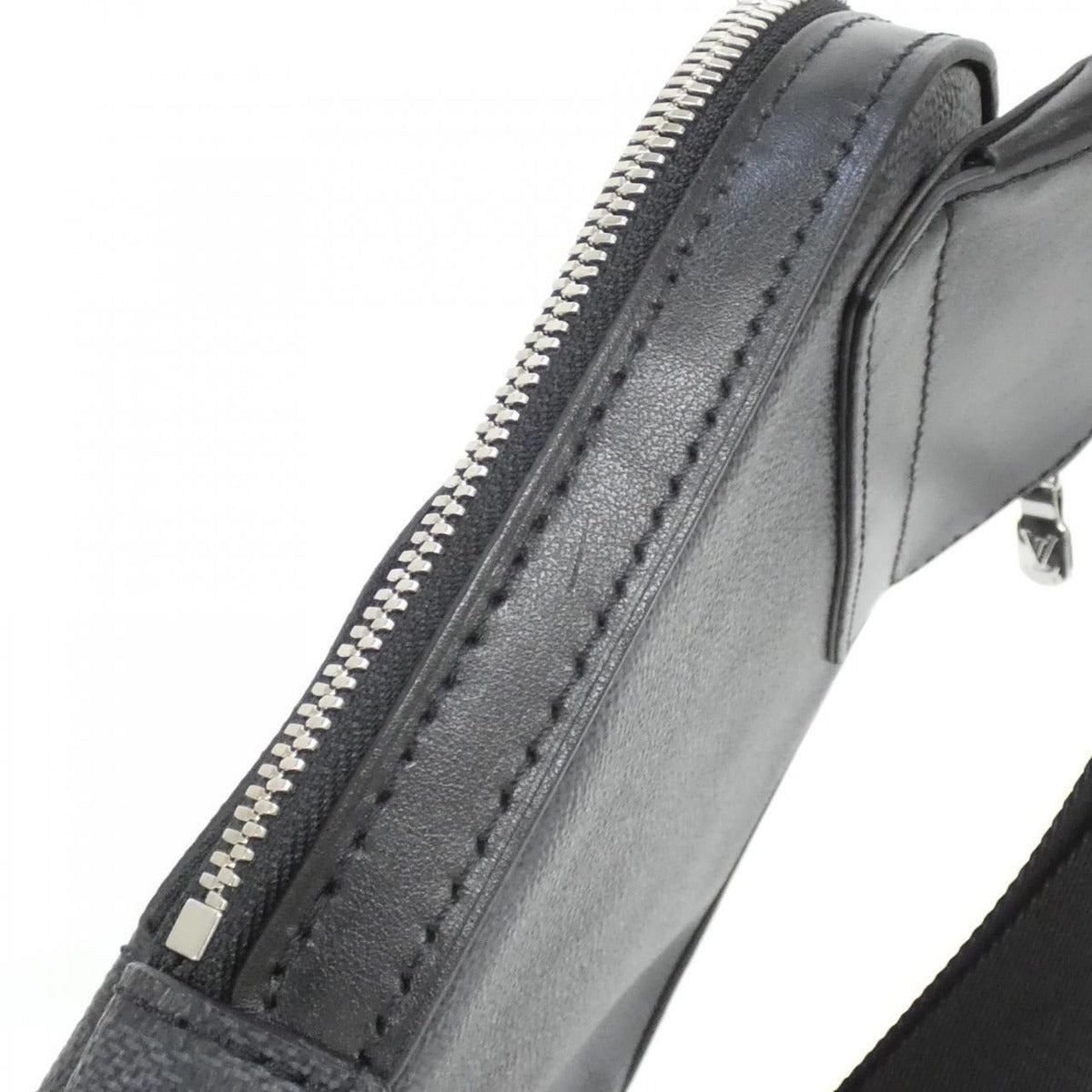Louis Vuitton Damier Graphite Avenue Sling Bag — view 7