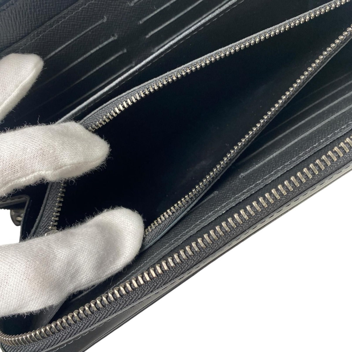 Louis Vuitton Zippy XL Wallet — view 7