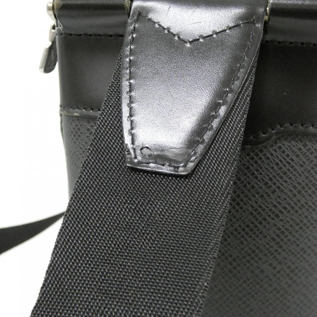 Louis Vuitton Taiga Shoulder Bag Ardoise Mat Silver — view 6