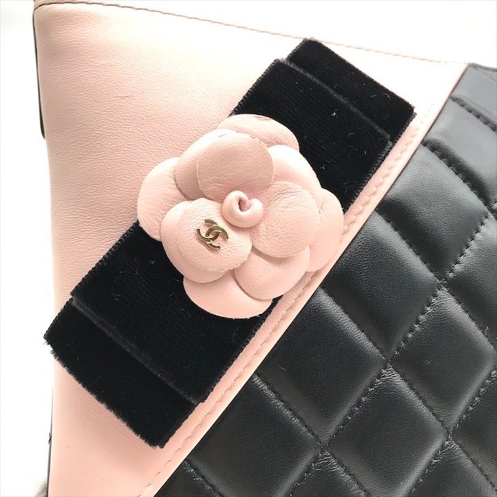 Chanel CC Logo Quilted Camellia Lambskin Clutch Black Pink Case — view 6