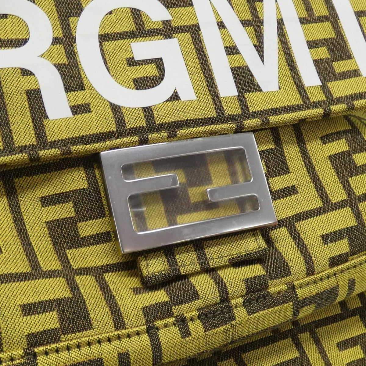 Fendi Baguette Foldable 8 Bh418 Ar1 Y Bag — view 4