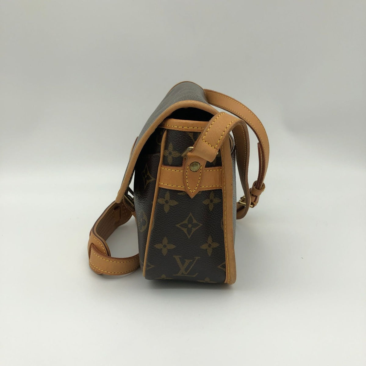 Louis Vuitton Sologne Shoulder Bag Monogram — view 2