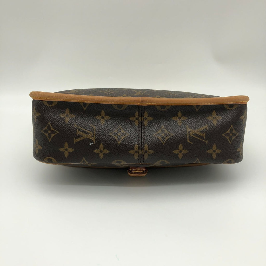 Louis Vuitton Sologne Shoulder Bag Monogram — view 9