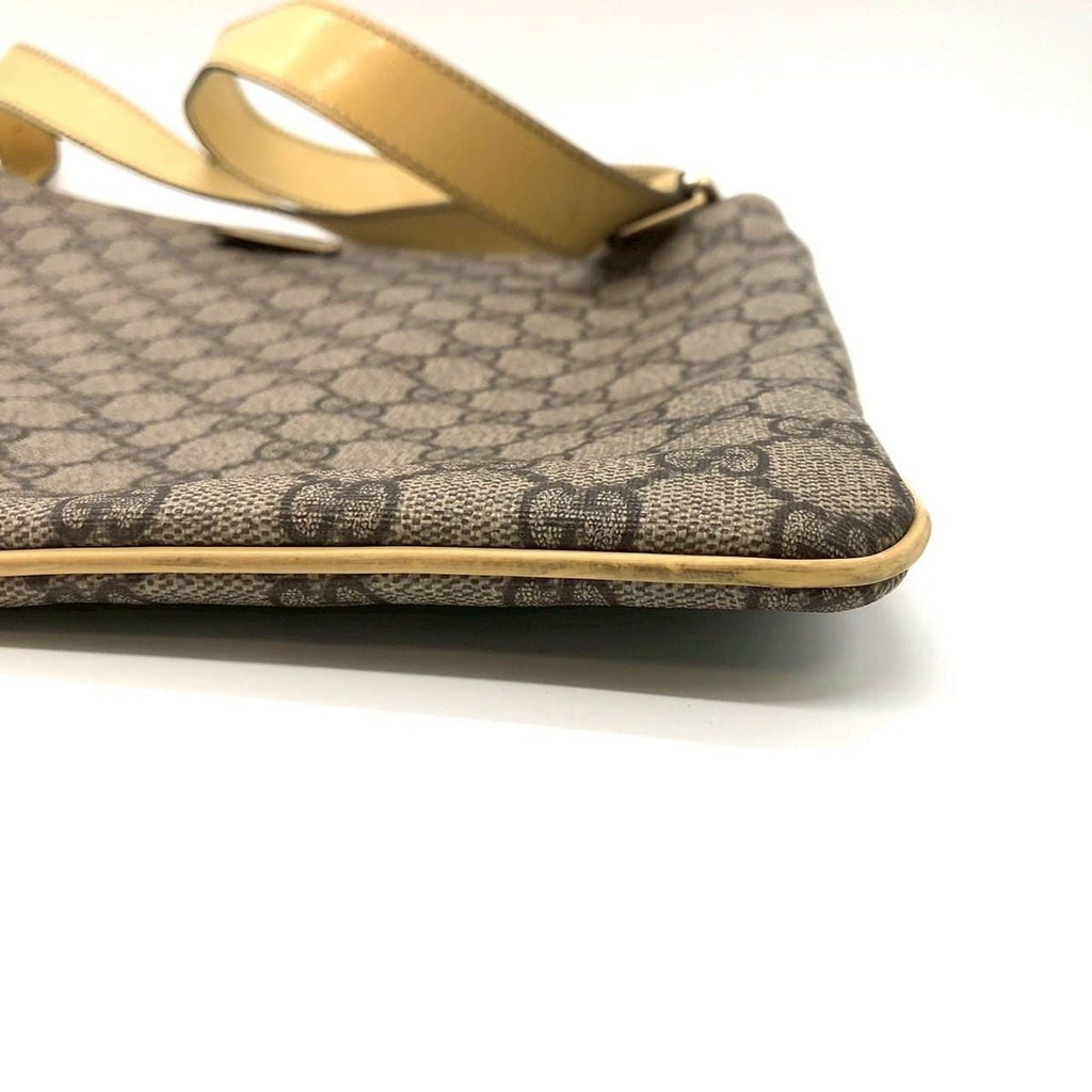 Gucci GG Supreme Shoulder Bag Yellow — view 3