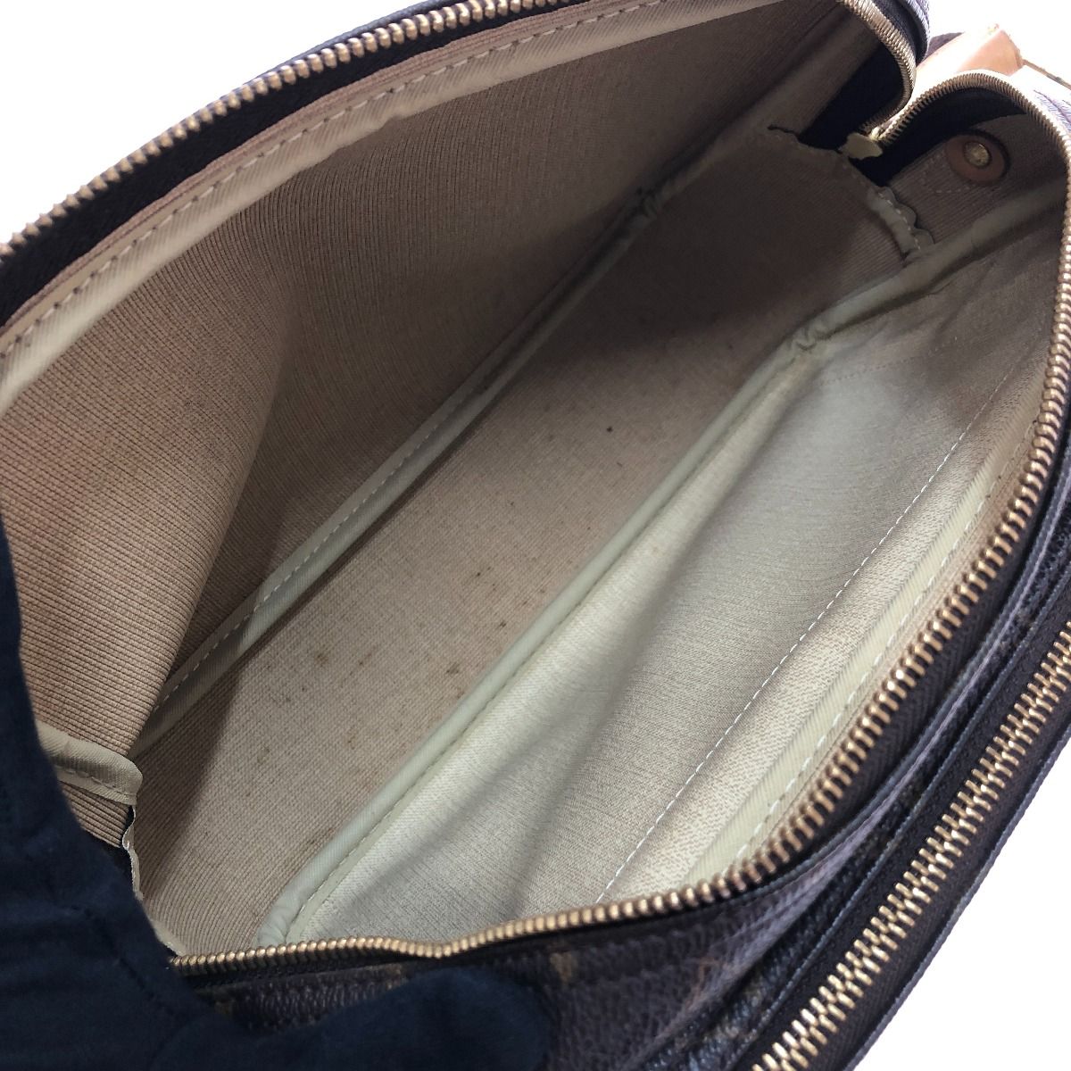 Louis Vuitton Monogram Reporter PM — view 8