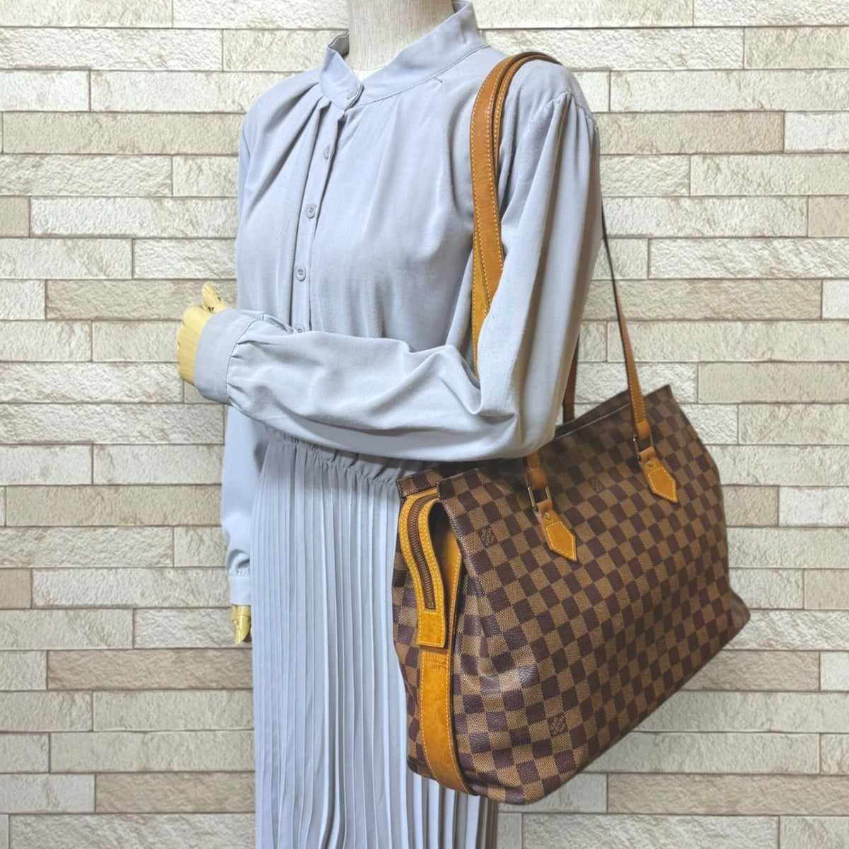 Louis Vuitton Anniversary Limited Edition Colombine Damier Shoulder Bag — view 2