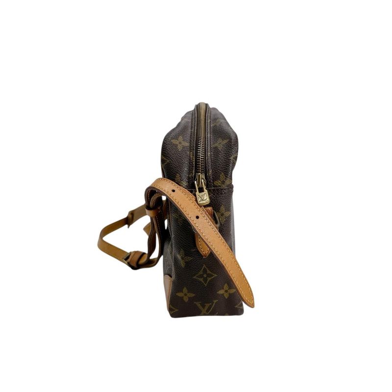 Louis Vuitton Monogram Trocadero 27 Crossbody Bag — view 4
